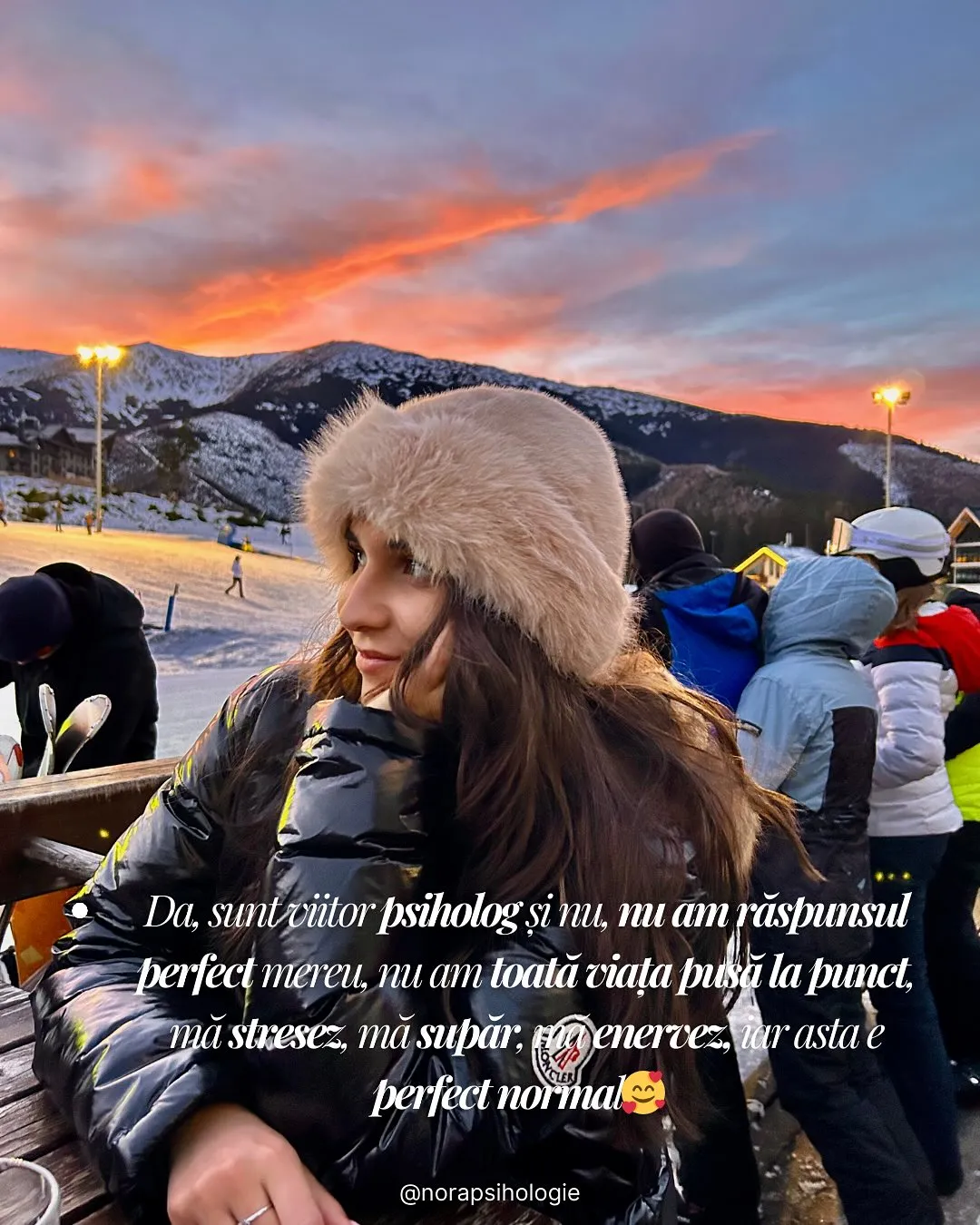 Fotografii cu Nora în diferite contexte, cu text despre stereotipurile legate de meseria de psiholog