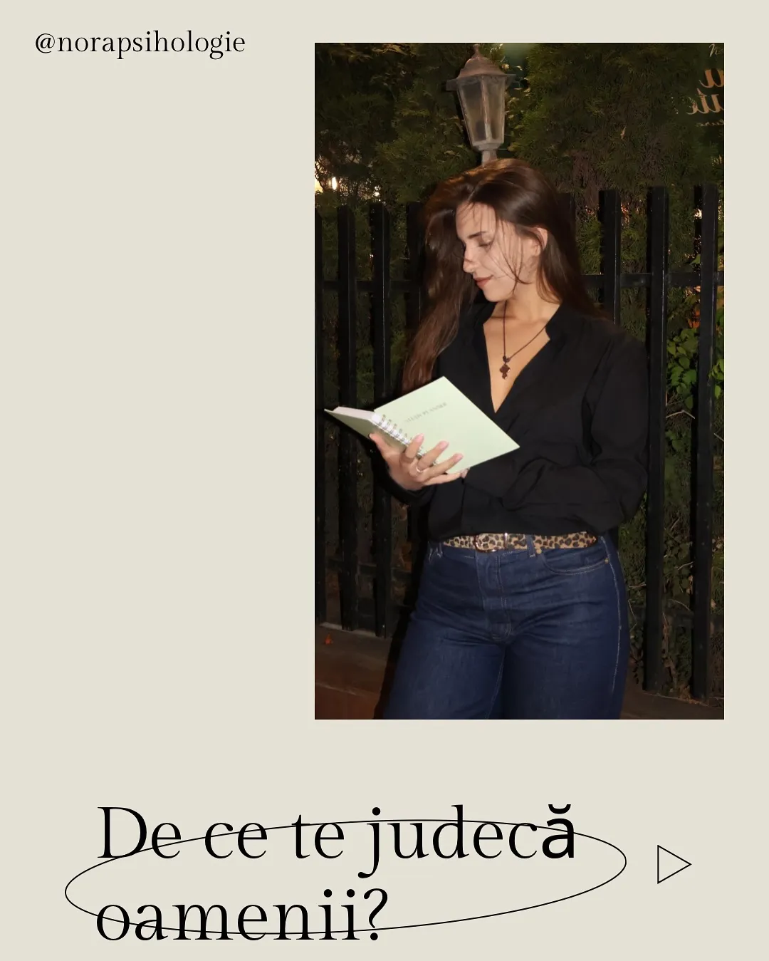 Nora citind dintr-un carnet, seara, cu titlul postării scris dedesubt