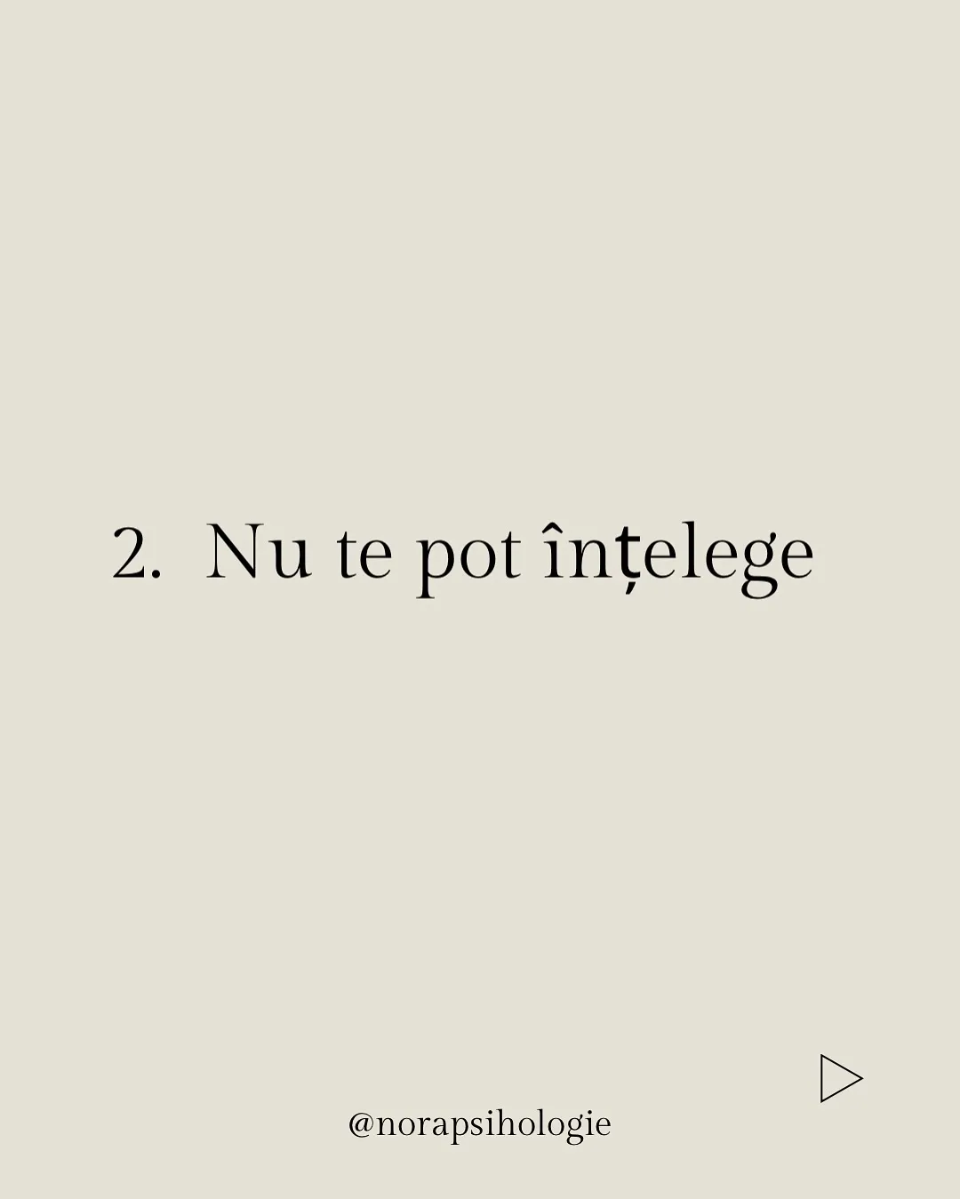 Nora citind dintr-un carnet, seara, cu titlul postării scris dedesubt