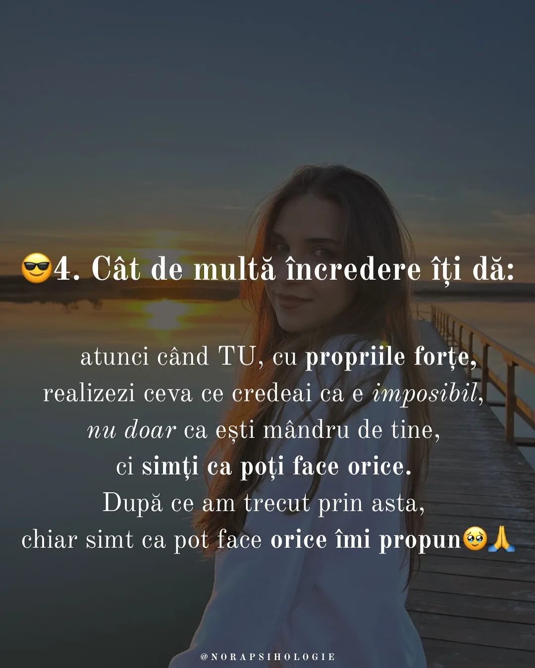 Nora pe un ponton, la apus, cu textul postării scris peste fotografii