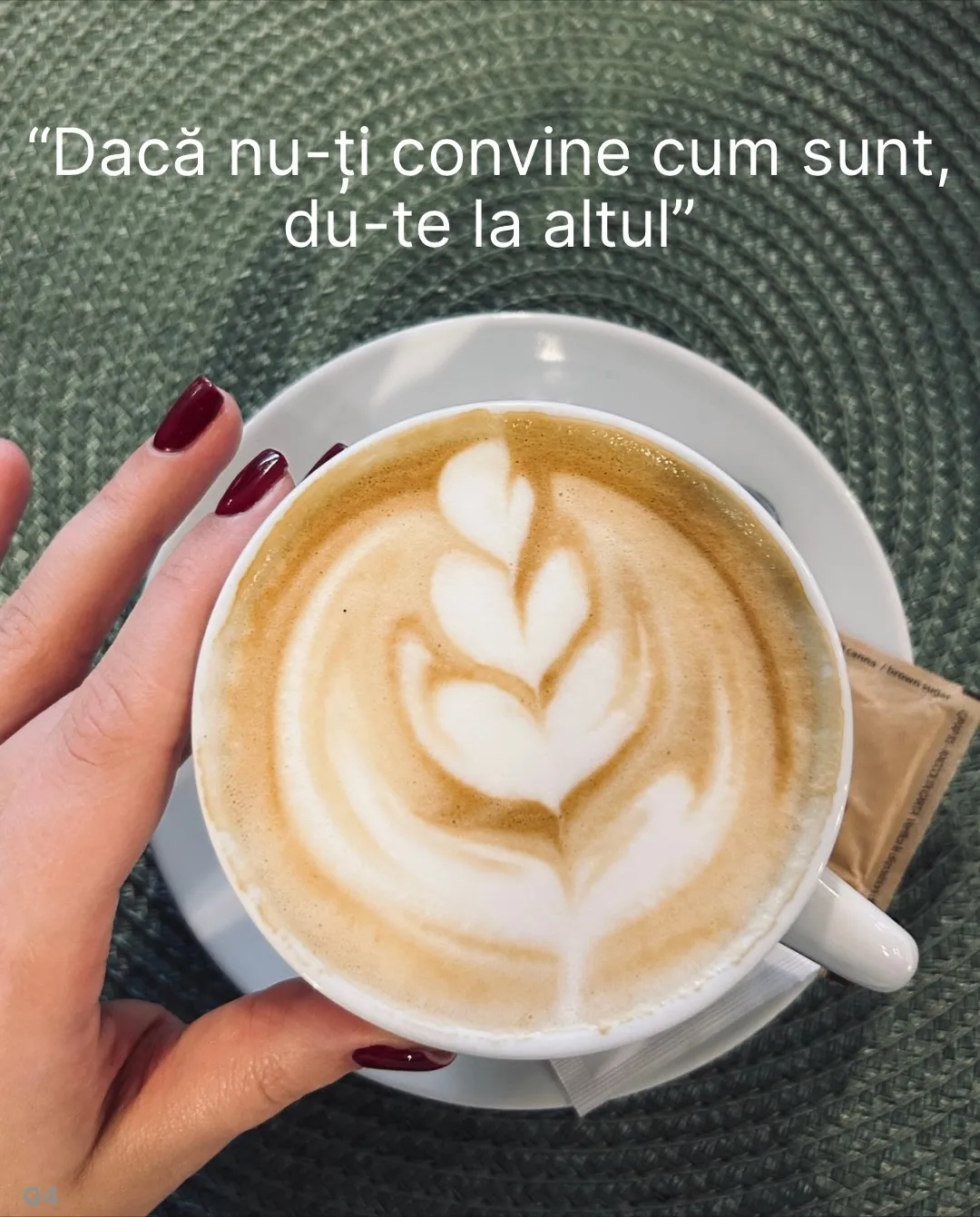 Fotografii cu cești de cafea și un selfie în mașină, cu replicile scrise peste imagini