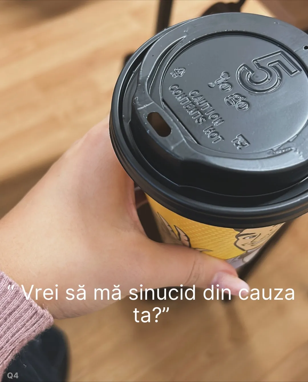 Fotografii cu cești de cafea și un selfie în mașină, cu replicile scrise peste imagini
