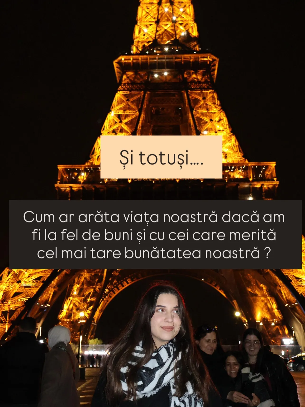 Nora în fața Turnului Eiffel noaptea, cu textul postării scris peste fotografii