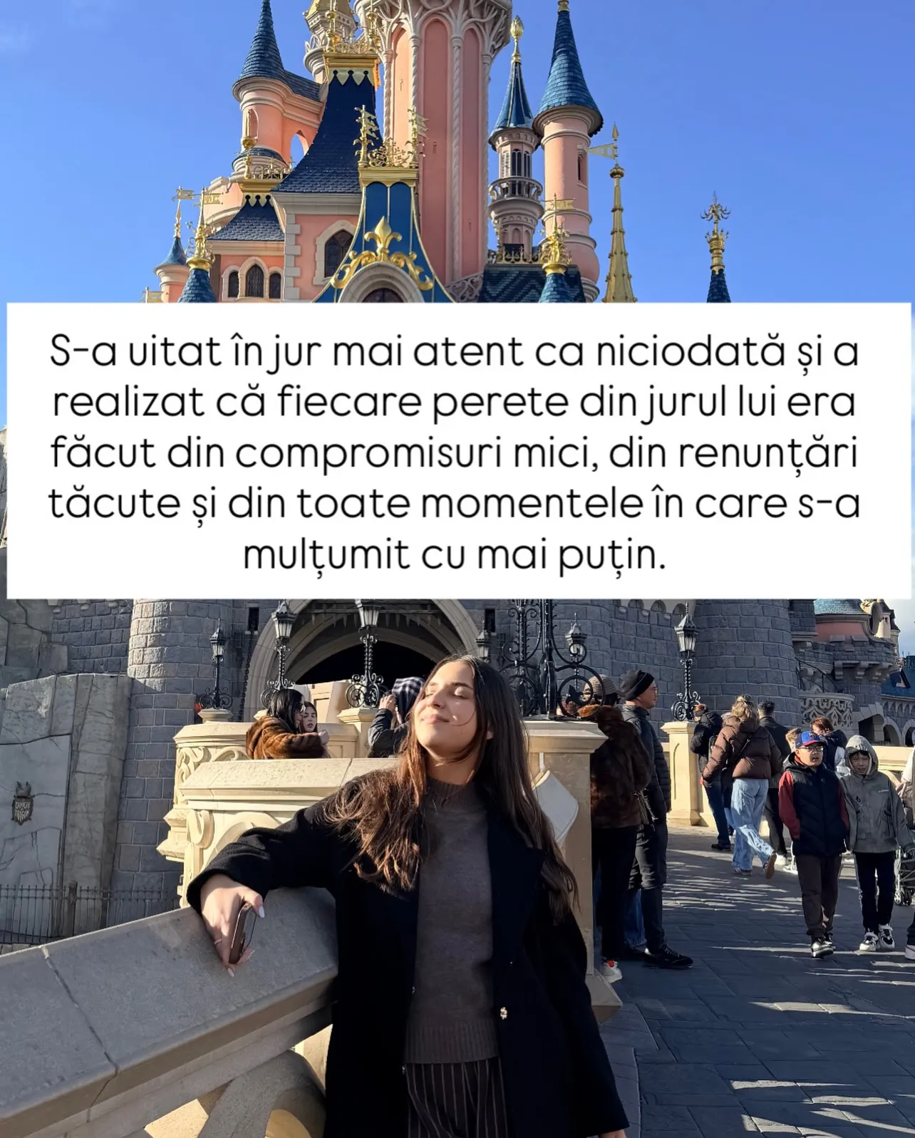 Nora în fața castelului din Disneyland, cu textul poveștii scris peste fotografii