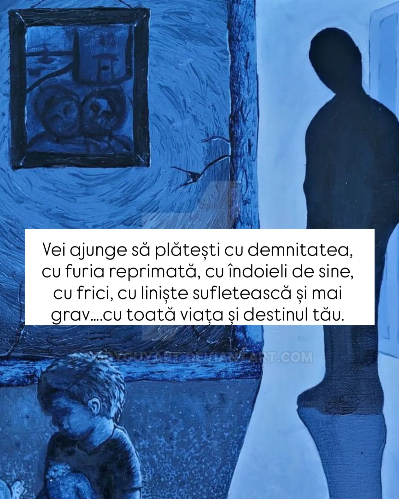 Pictură în tonuri de albastru cu un copil ghemuit și o siluetă întunecată în prag, cu text despre părinții manipulatori