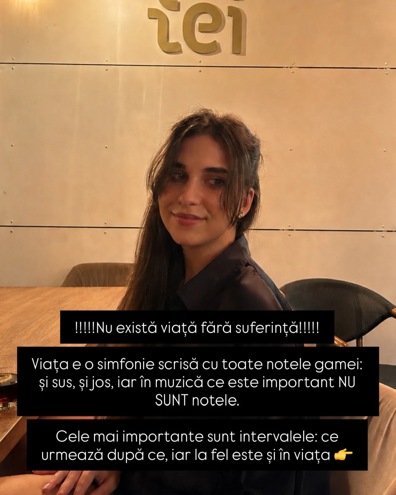 Portrete ale Norei într-un local, cu text despre trecerea stărilor bune și rele