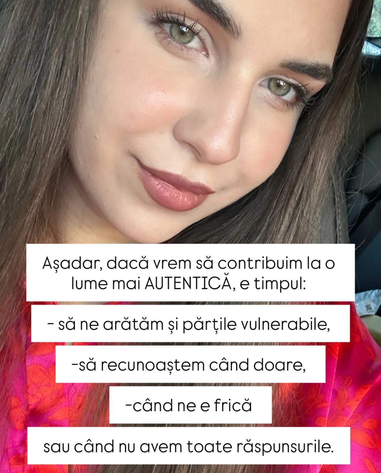 Portrete ale Norei, cu text despre prefăcătoria de a fi bine tot timpul și despre autenticitate