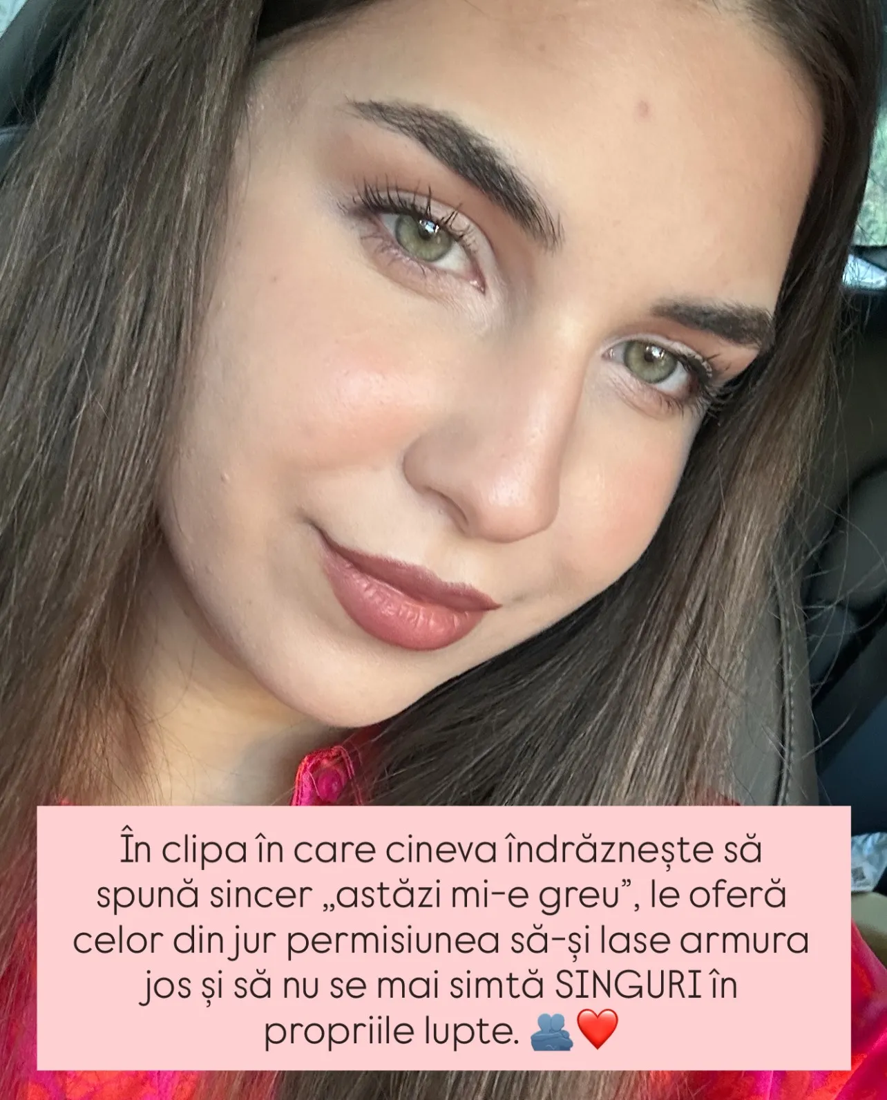 Portrete ale Norei, cu text despre prefăcătoria de a fi bine tot timpul și despre autenticitate